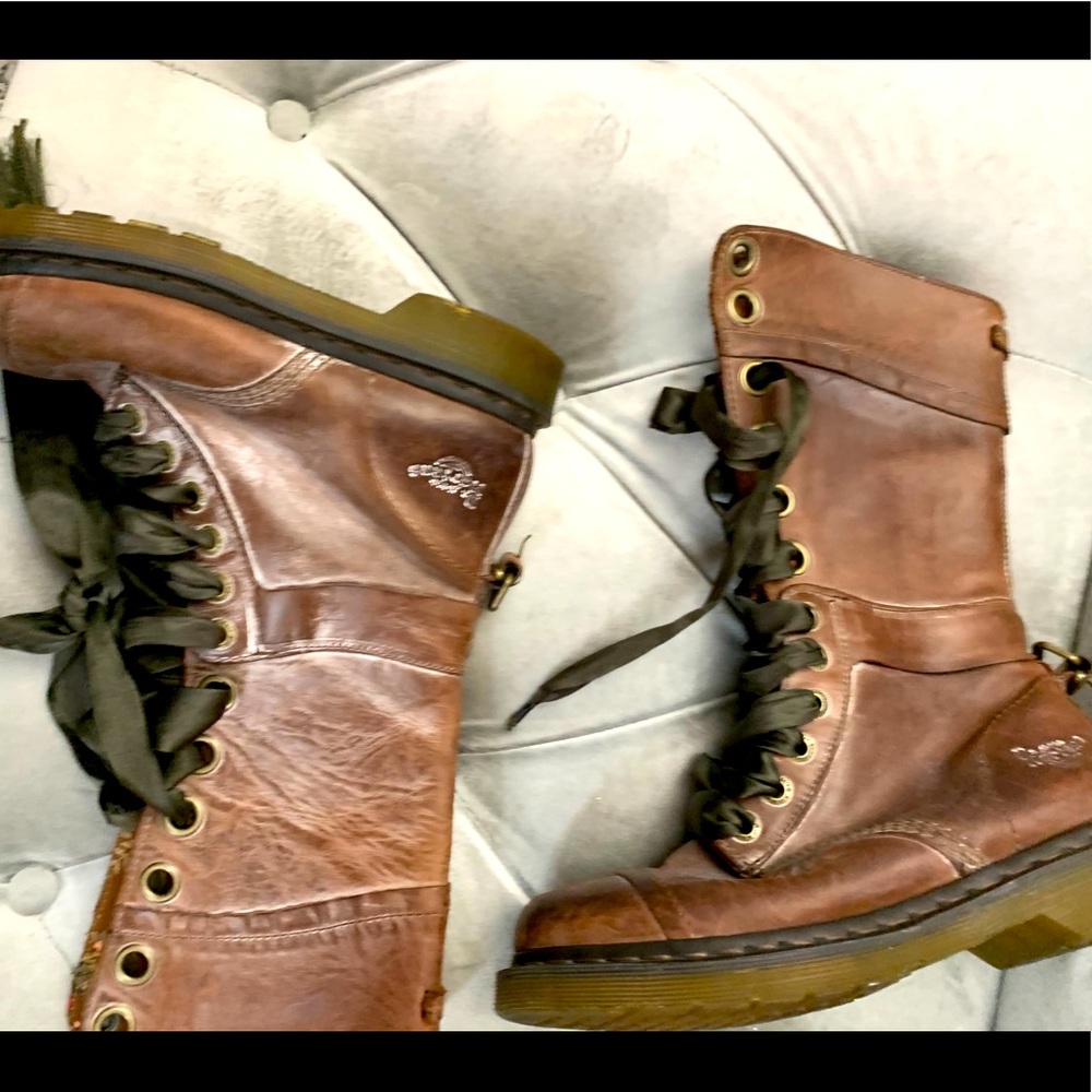 COPY - Doc Marten triumph boots